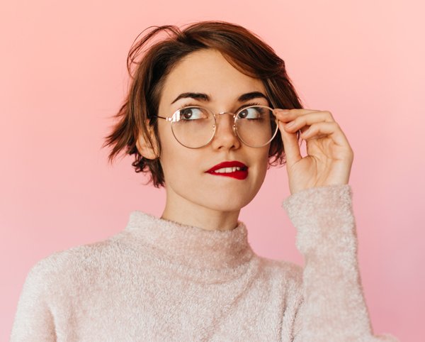 Farbige Kontaktlinsen mit Stärke - eine Alternative zu Brille